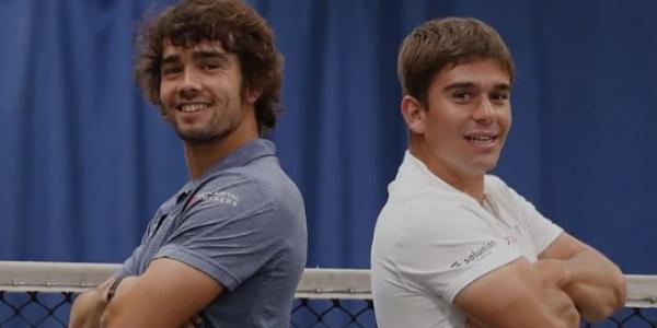 Los dos tenistas paralímpicos posando juntos