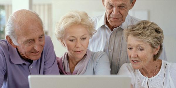 Un estudio de la UJA avala el uso de la tecnología y la robótica en la intervención social con personas mayores.