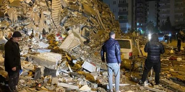 Personas en el terremoto de Turquía 