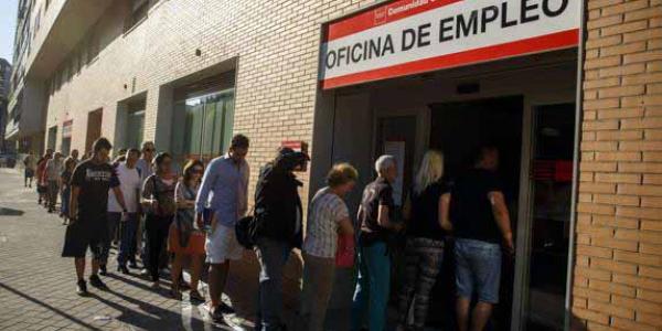 Los trabajadores despedidos en enero ascienden a 200.000 