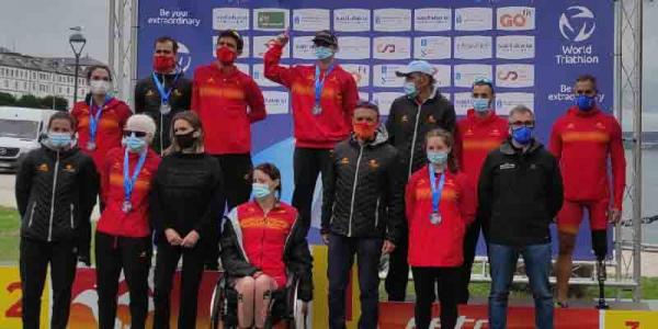 El equipo de triatlón paralímpico consiguió 11 medallas en A Coruña