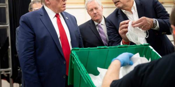 Donald Trump no quiere ponerse mascarilla en público.