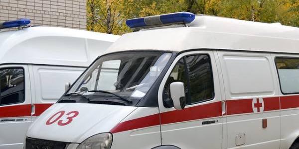 Ambulancia en el parking de Urgencias