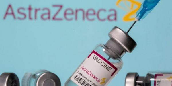 Los beneficios de la vacuna de AstraZeneca supera sus riesgos