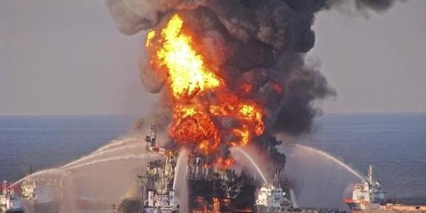 Incendio de la plataforma de petróleo de BP en el Golfo de México en 2010