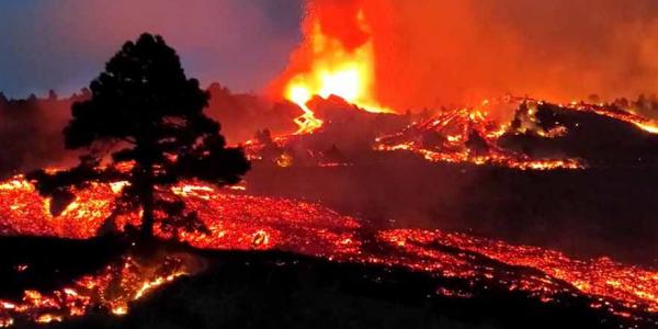 La solidaridad de los españoles se vuelca con los palmeros tras la erupción de Cumbre Vieja