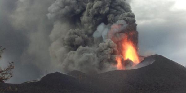 Imagen de la erupción del volcán de La Palma