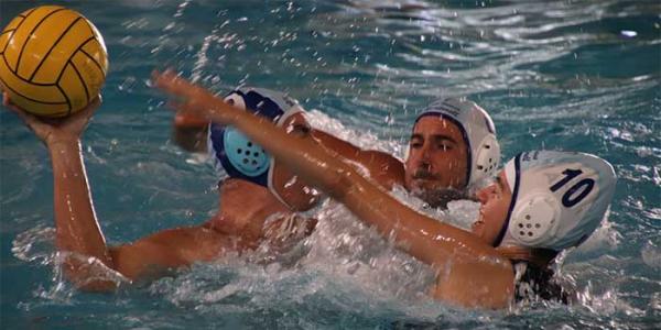 Jugadores de waterpolo adaptado 