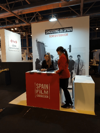 FITUR STAND